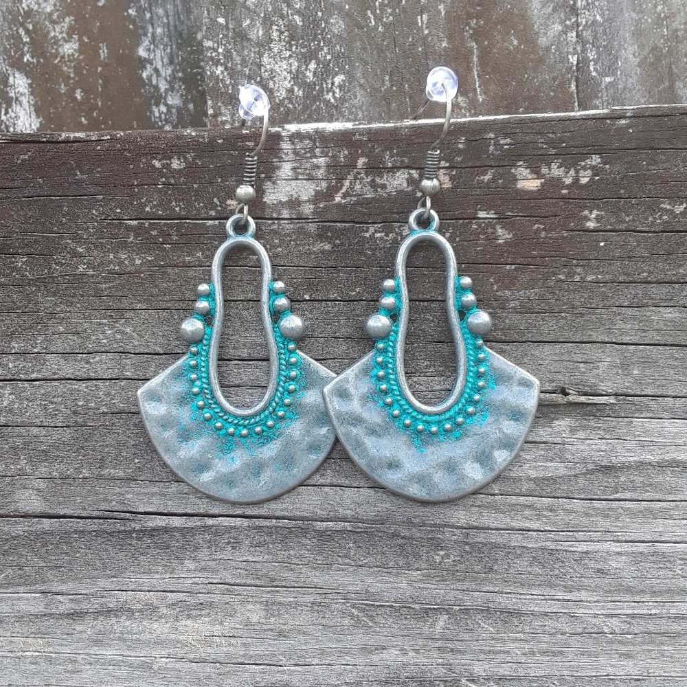 🆕️ Gorgeous boho vintage style earrings